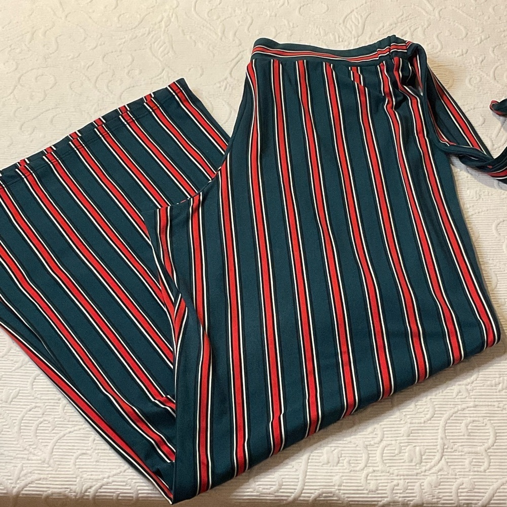 No Comment Striped Wide-Leg Pants. Tie at Waist. Large. Stretch.